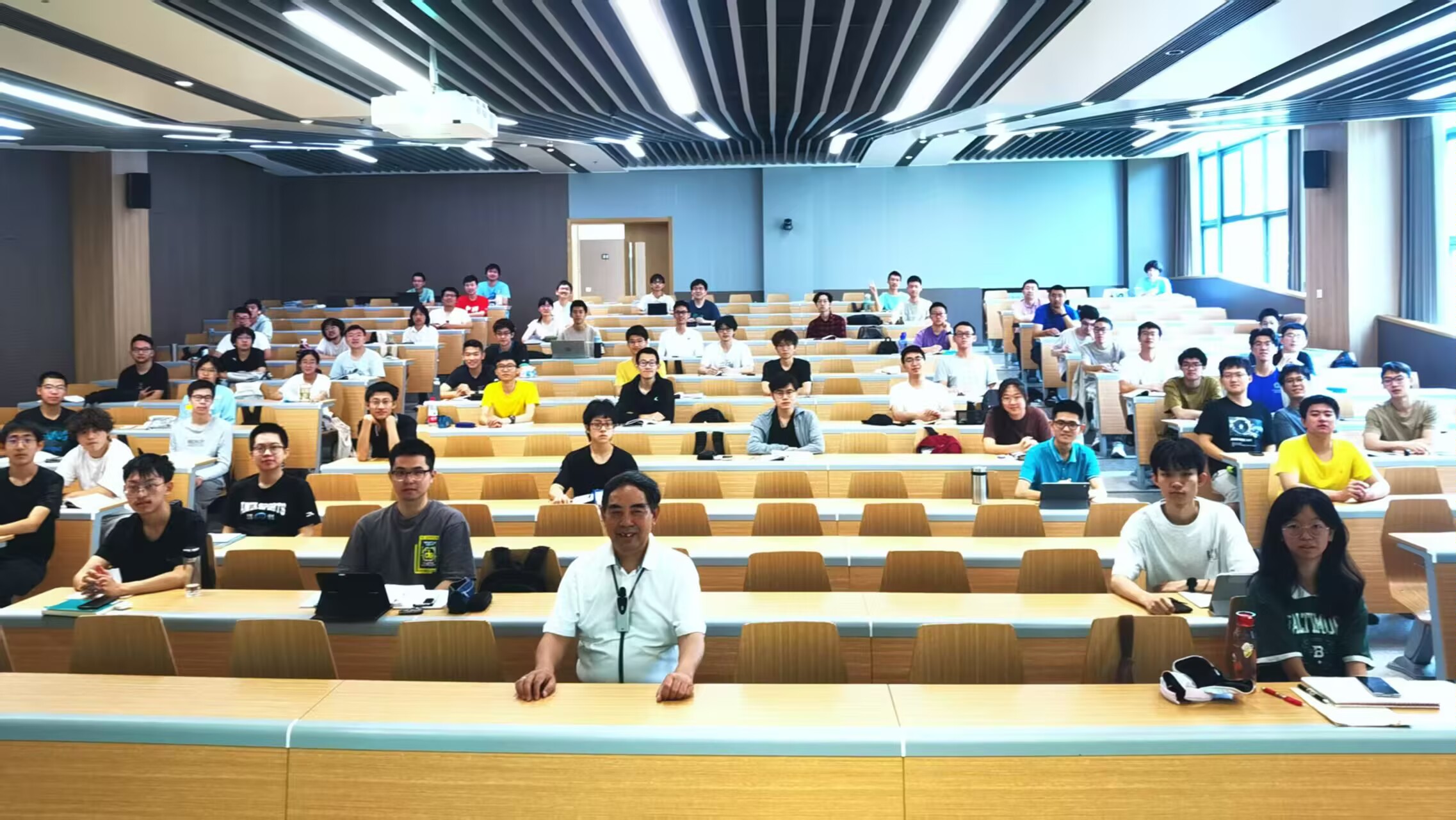 Electrodynamics Course Group Photo 2